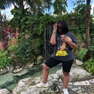 Meet your Posher, Ariana